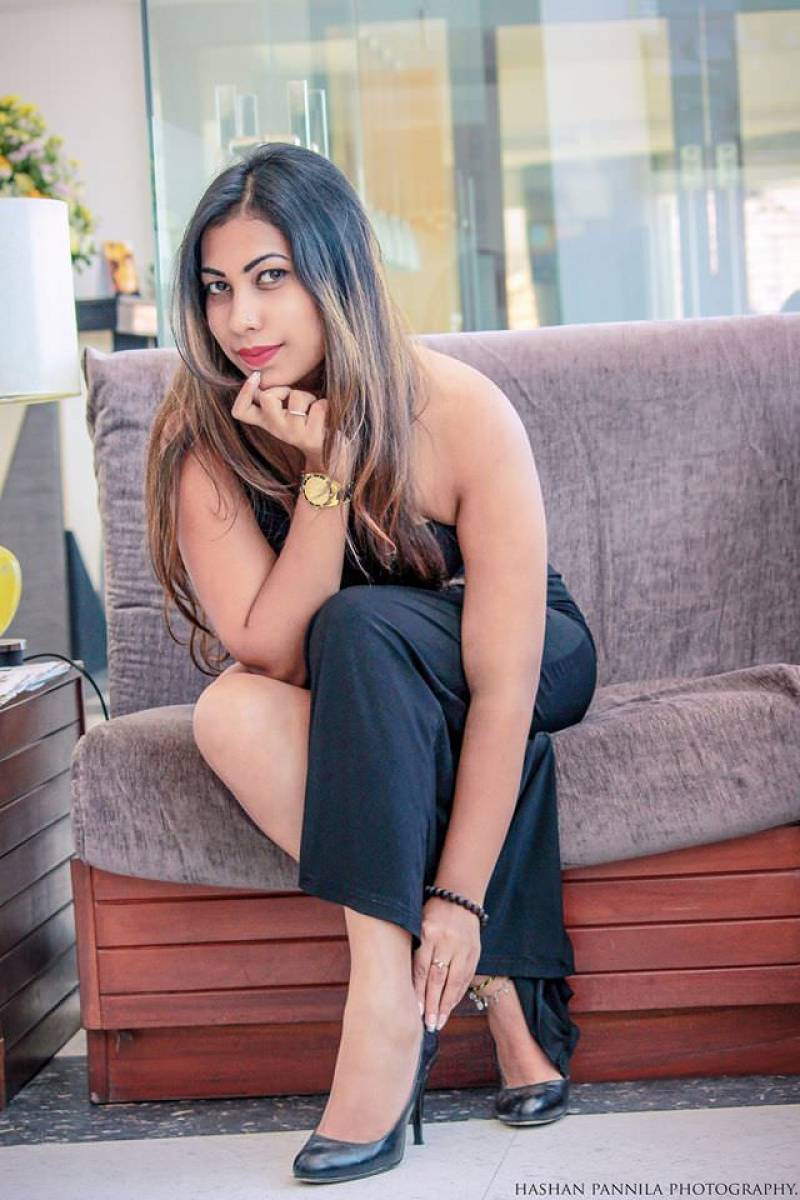 Jayani Alahapperuma Hot Black Dress