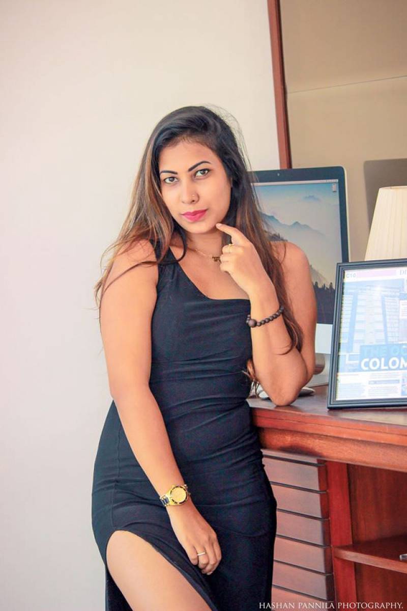 Jayani Alahapperuma Hot Black Dress