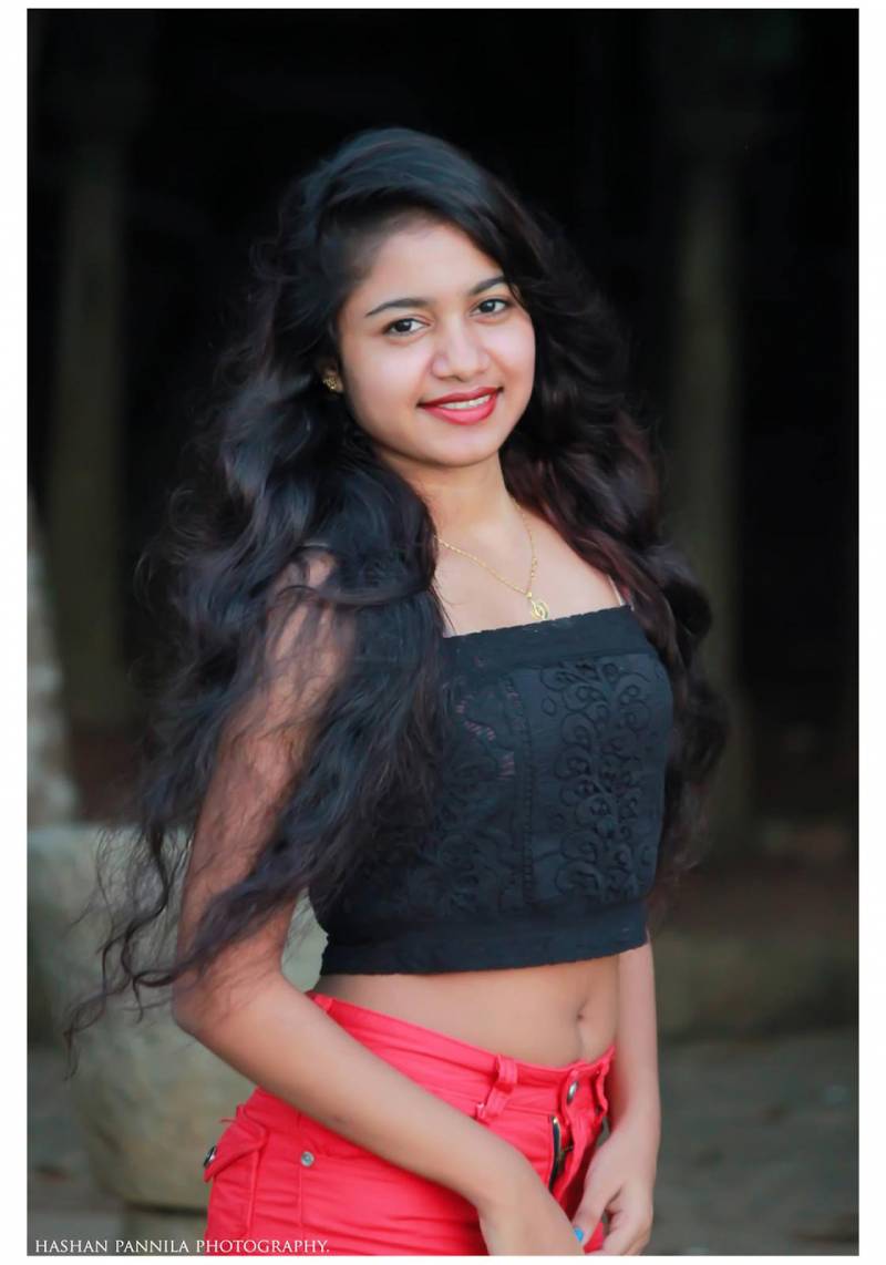 Kushi Jay Hot In Tight Red Shorts