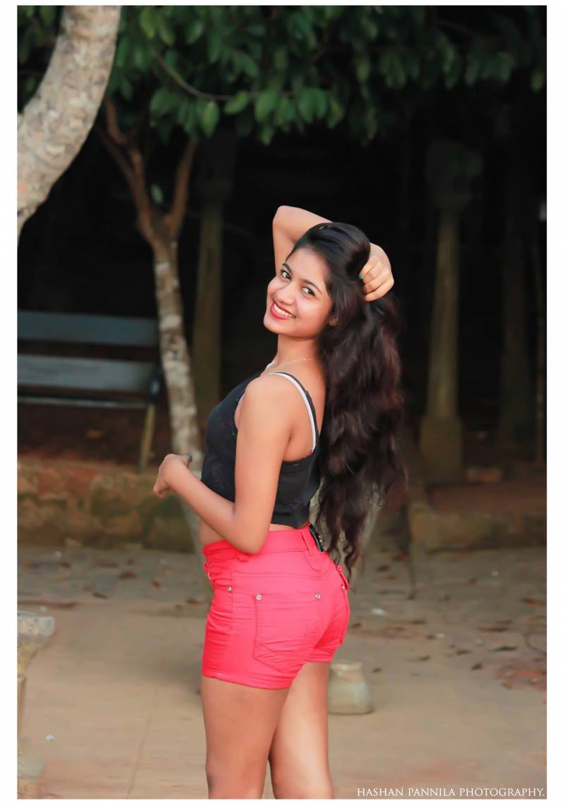 Kushi Jay Hot In Tight Red Shorts