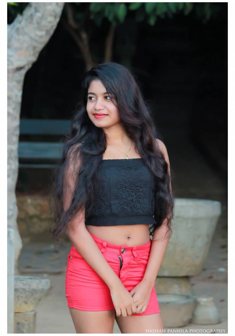 Kushi Jay Hot In Tight Red Shorts