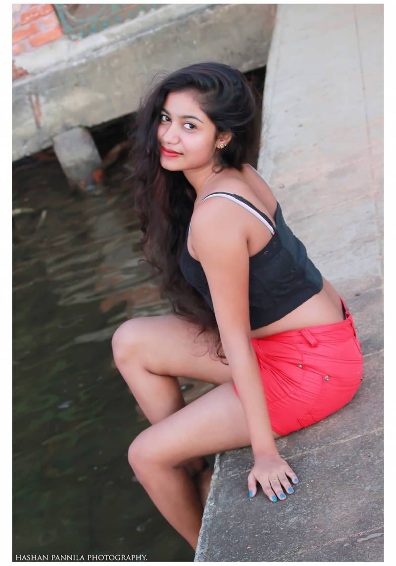 Kushi Jay Hot In Tight Red Shorts