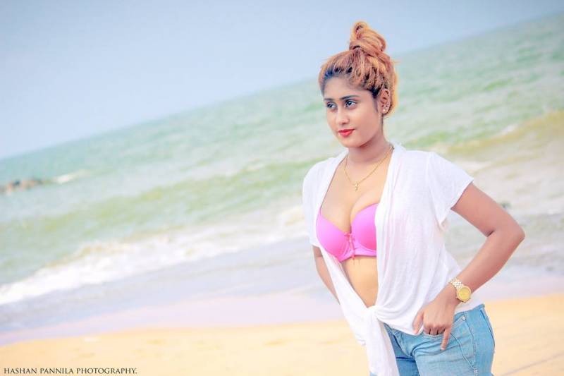 Kaushi Perera Beach Photoshoot