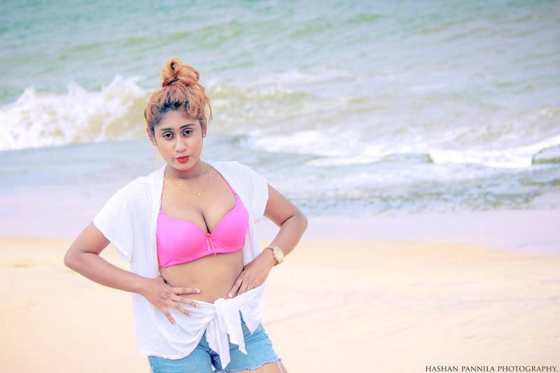 Kaushi Perera Beach Photoshoot