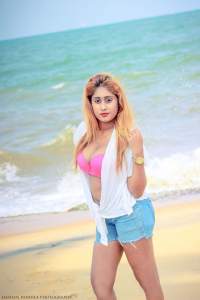 Kaushi Perera Beach Photoshoot