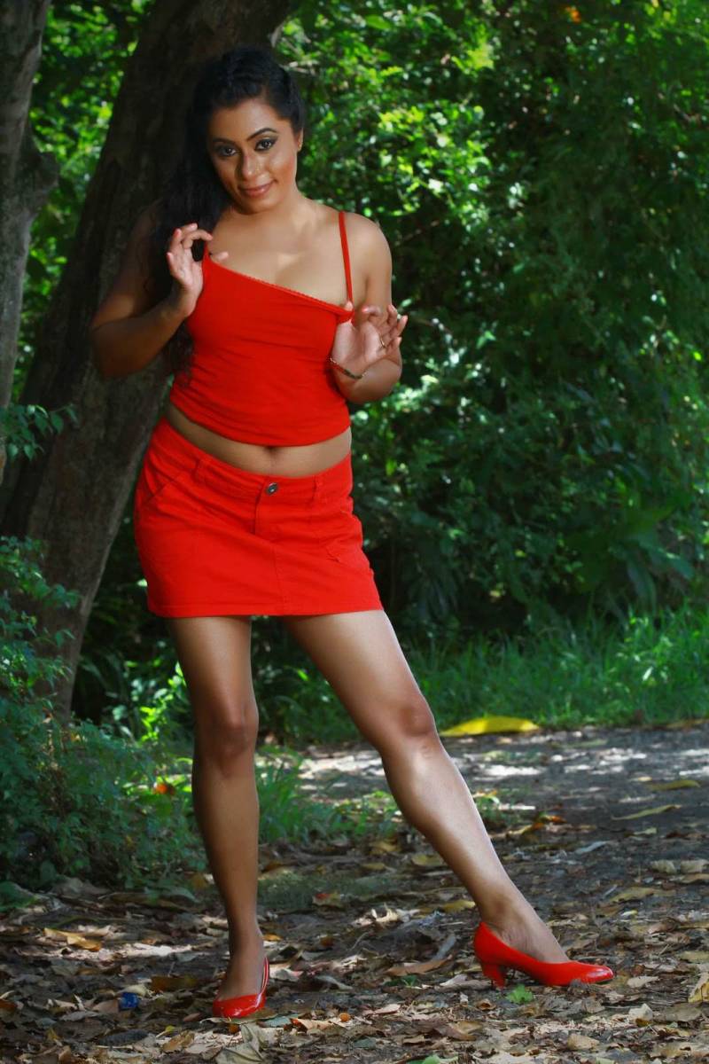 Nadeema Chathurani Hot Poses