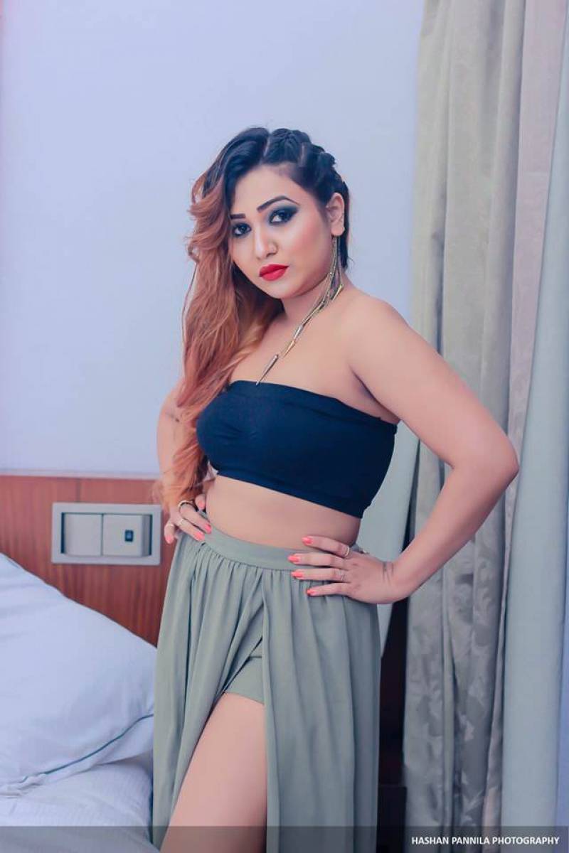 Rashini Kumarasiri Hot Thighs