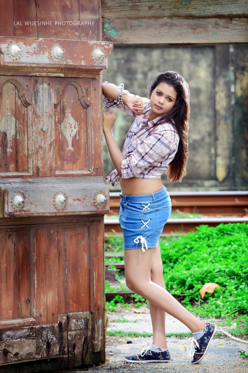 Annya Divyanjalee Mini Denim Short