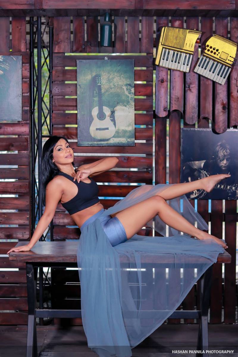 Shashika Jones Hot Dance Poses