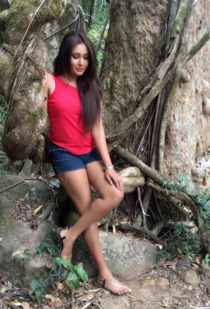 Ashiya Dassanayake Random Clicks