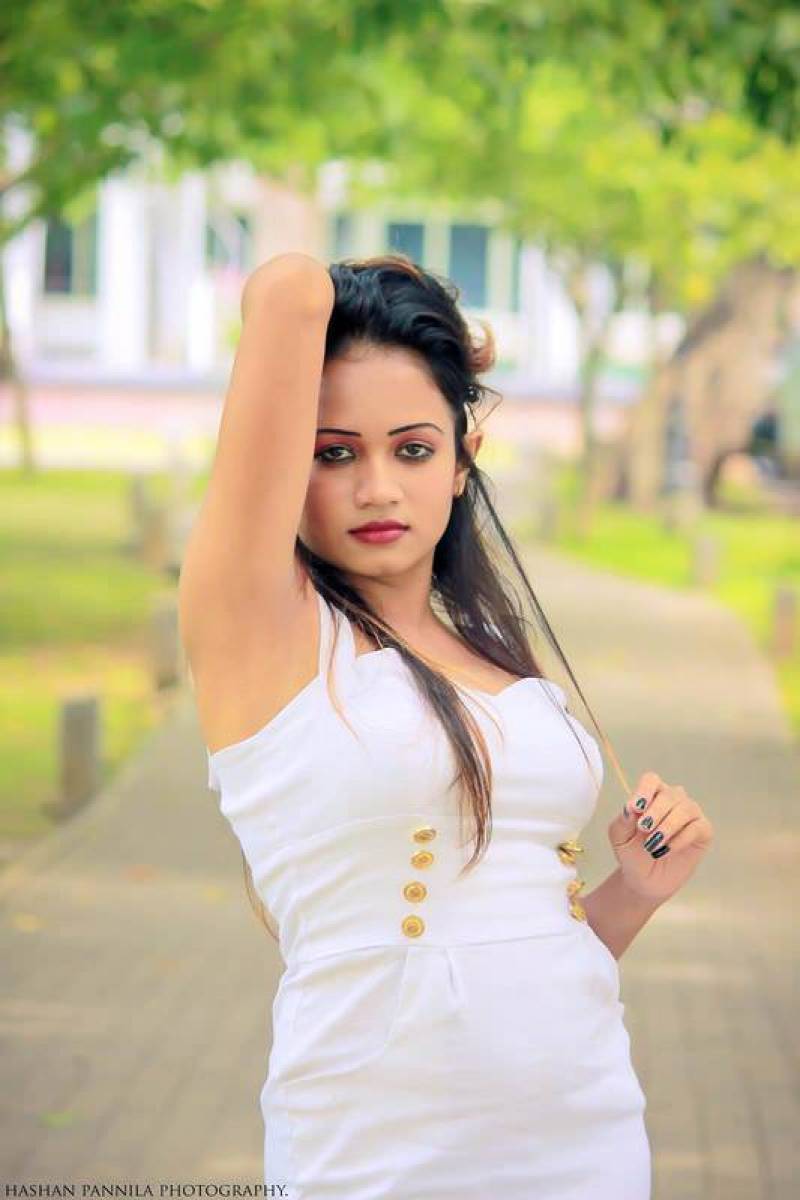 Hasha Rekshini In White Tight Dress