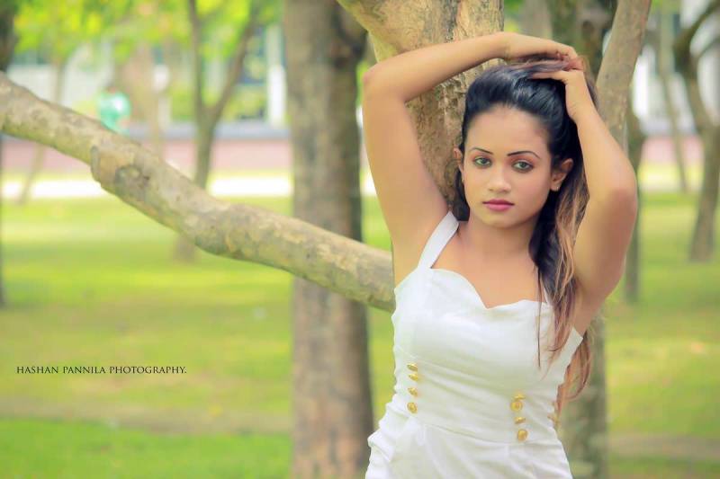 Hasha Rekshini In White Tight Dress