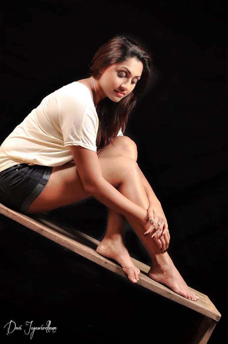 Aruni Rajapaksha In Mini Shorts