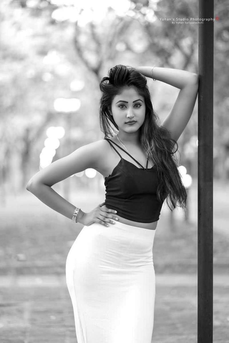 Yunika Dilki Mendis Hot Tight