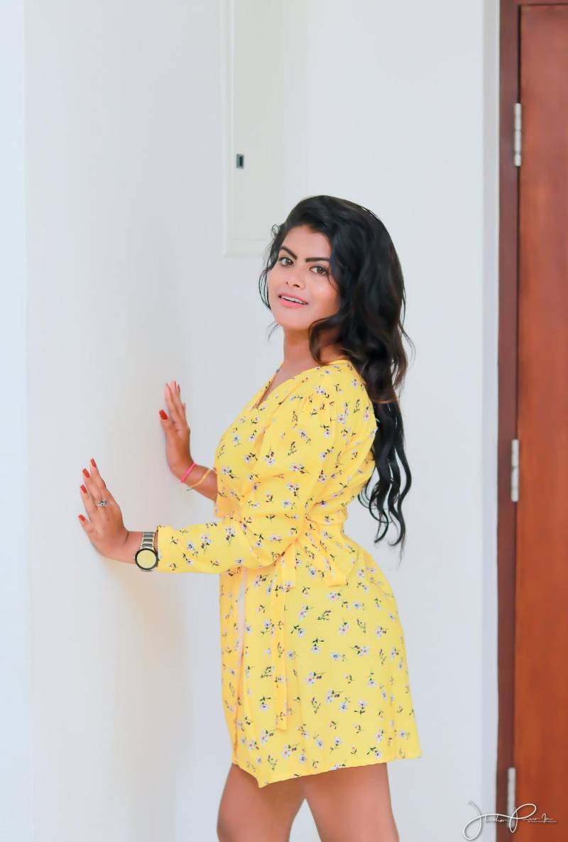 Ishi Perera In Yellow Dress