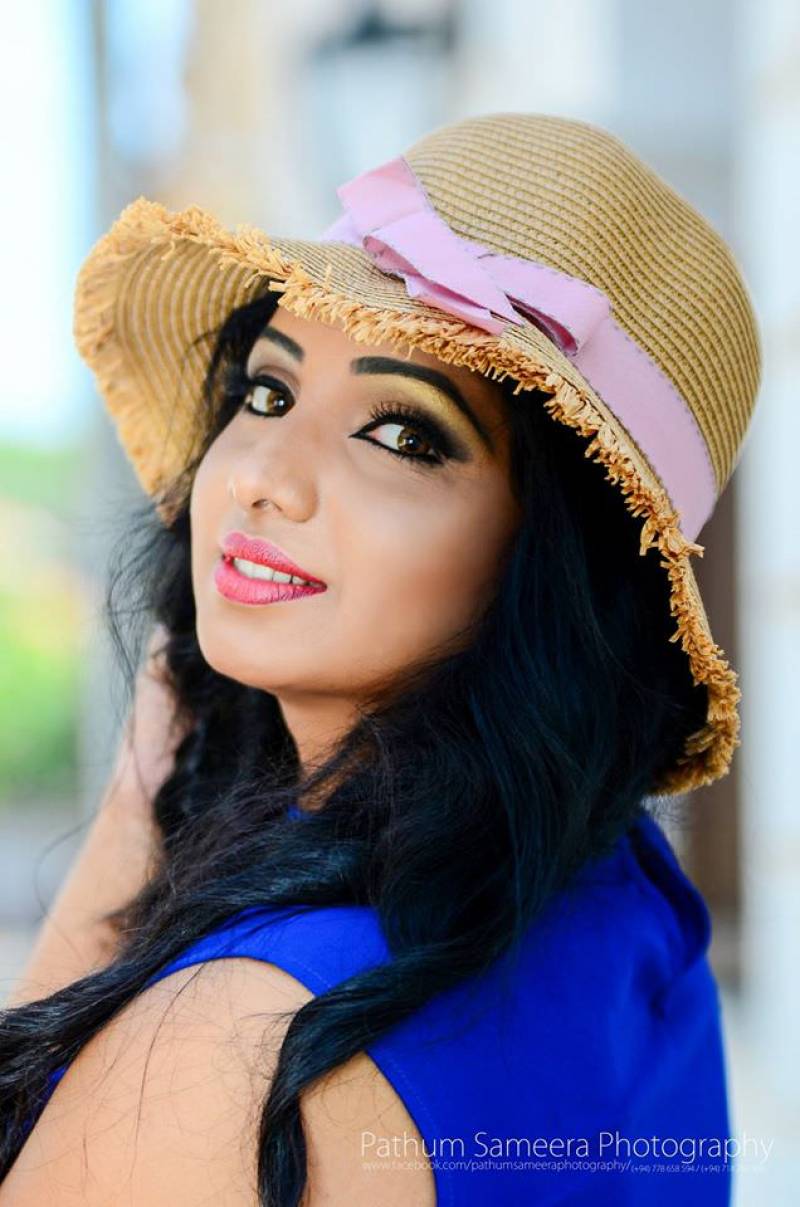 Jayani Weerasinghe Bombshell Beauty