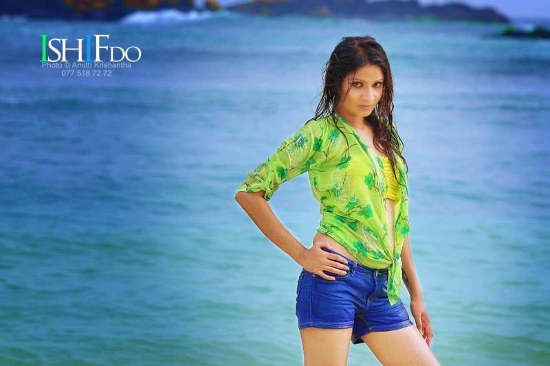 Ishi Fernando Beach Photoshoot