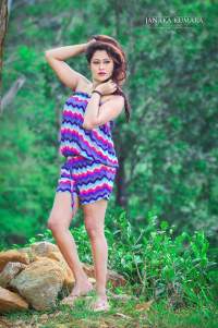 Ishi Amarasinghe Flaunts Her Legs