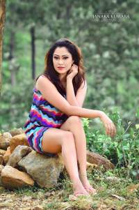 Ishi Amarasinghe Flaunts Her Legs