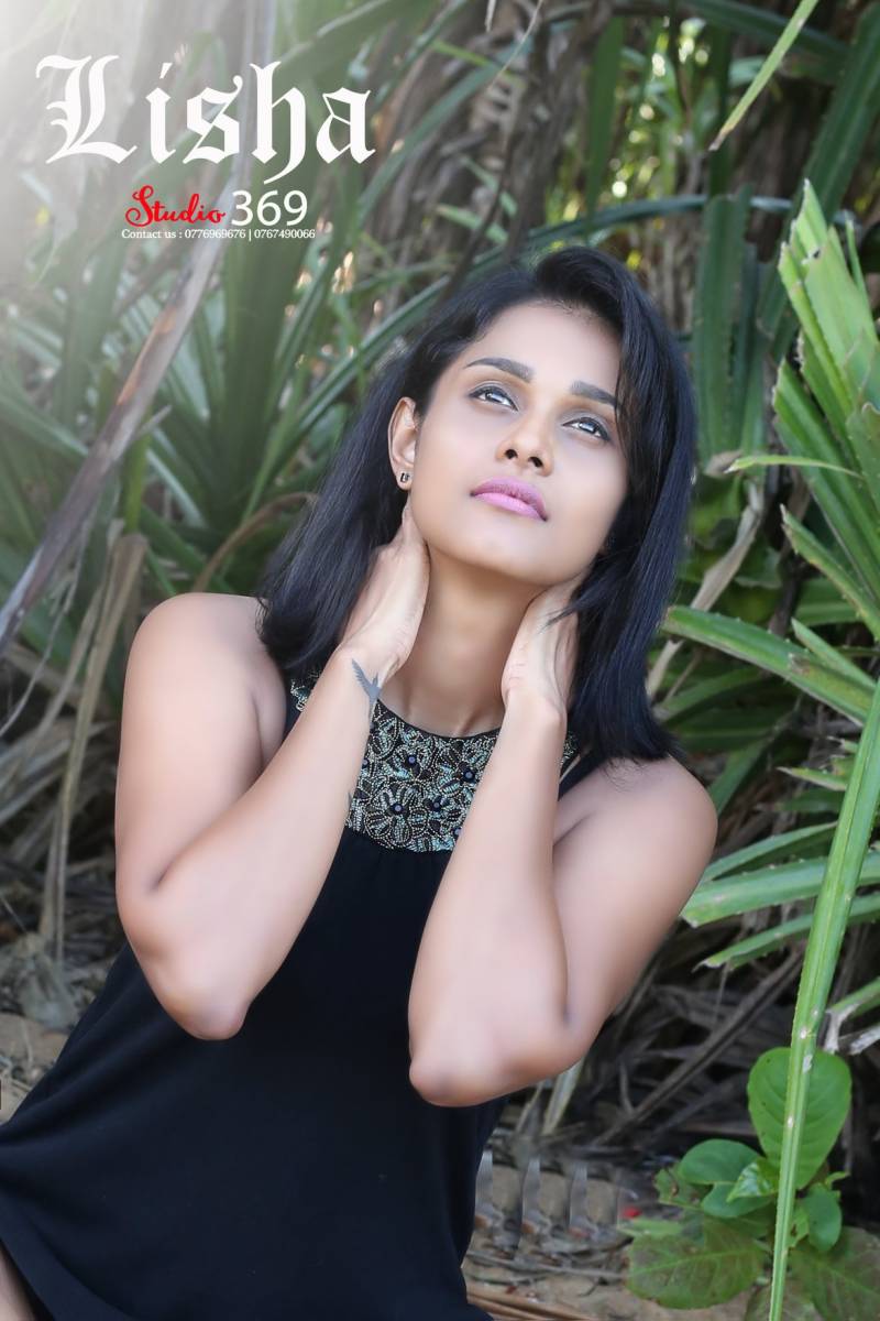 Lisha Umayangee In Black Dress