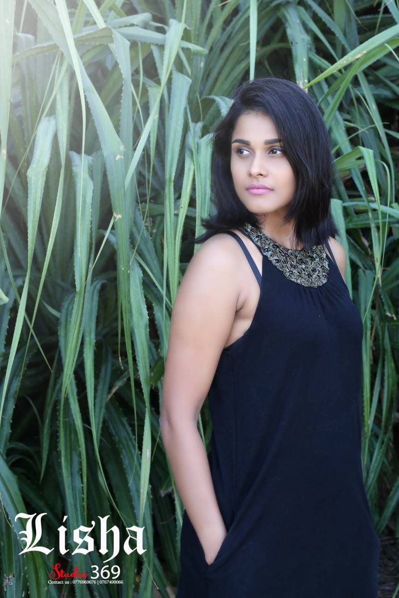 Lisha Umayangee In Black Dress