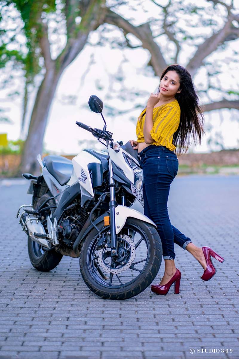 Maheshi R Gamage Bike Clicks