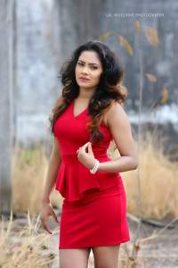 Samalka Madushani Red Tight