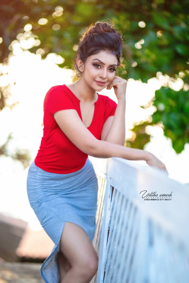 Nilakshi Thilakarathne Hot Clicks