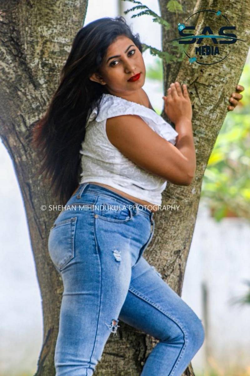 Nuwanthika Gamage Hot Clicks