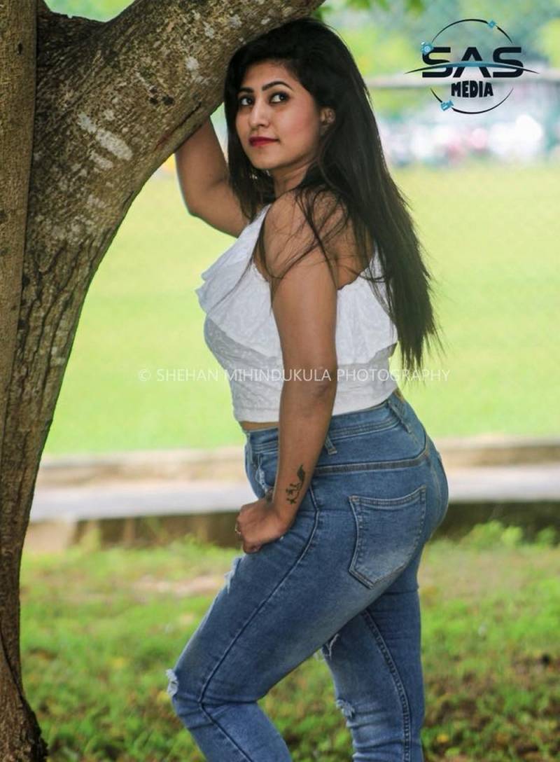 Nuwanthika Gamage Hot Clicks