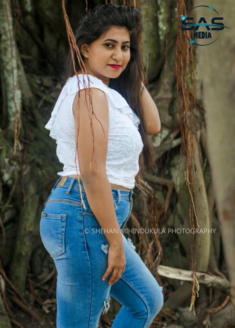 Nuwanthika Gamage Hot Clicks