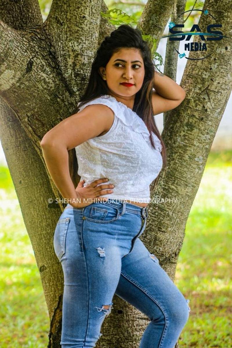 Nuwanthika Gamage Hot Clicks