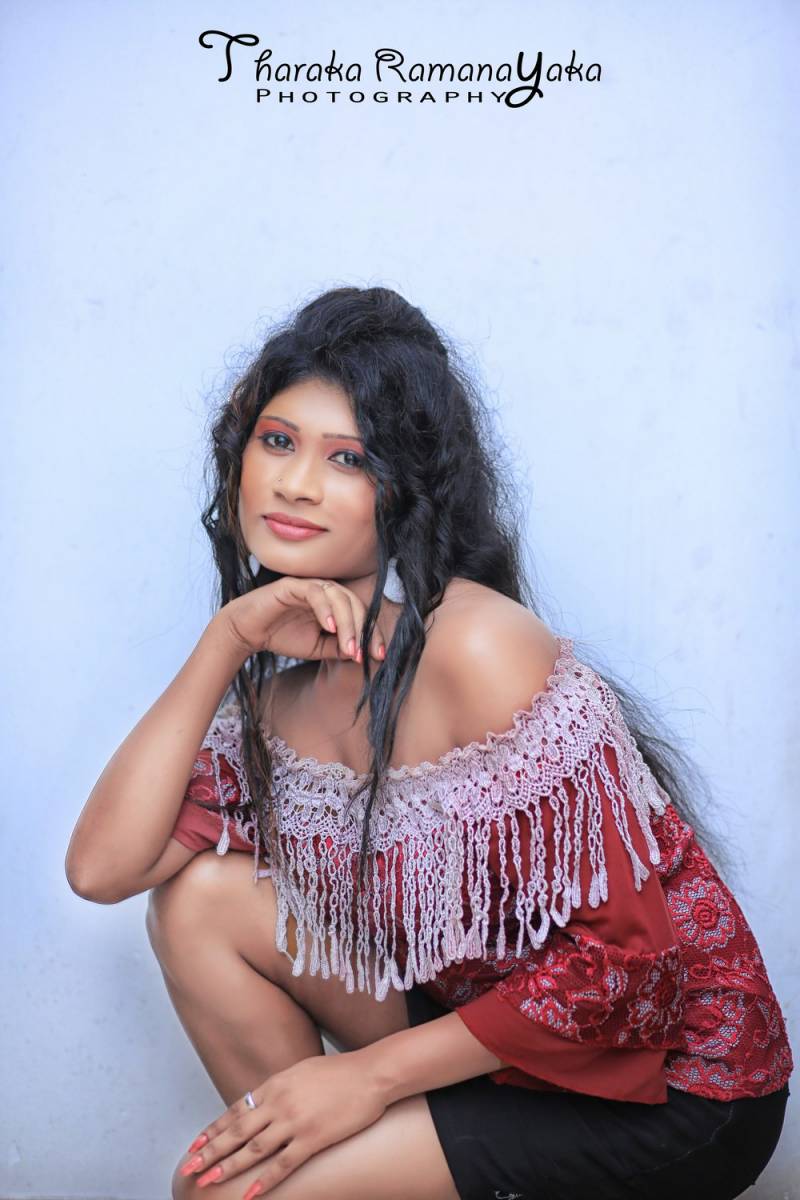 Rayani Dehiwalage Sexy Clicks