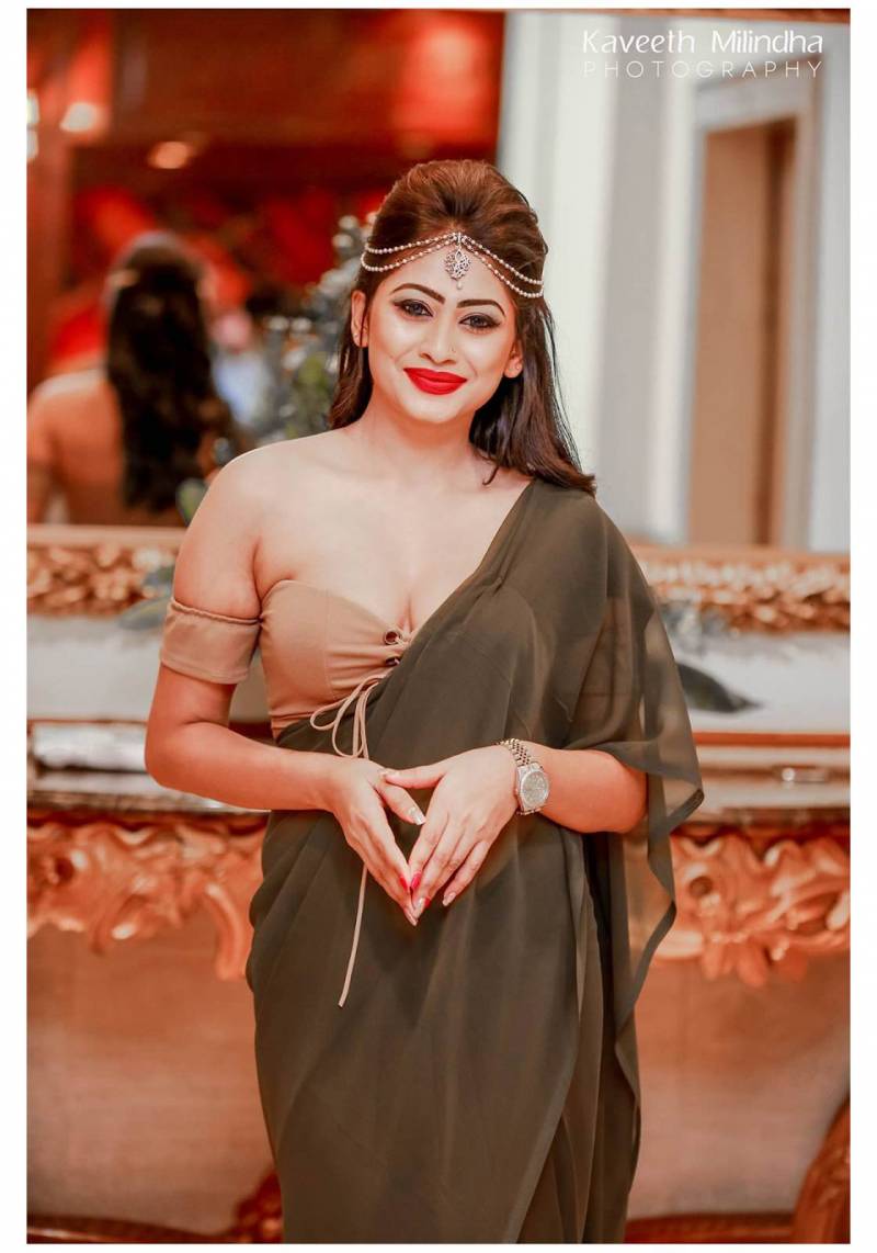 Piumi Hansamali Looks Gorgeous