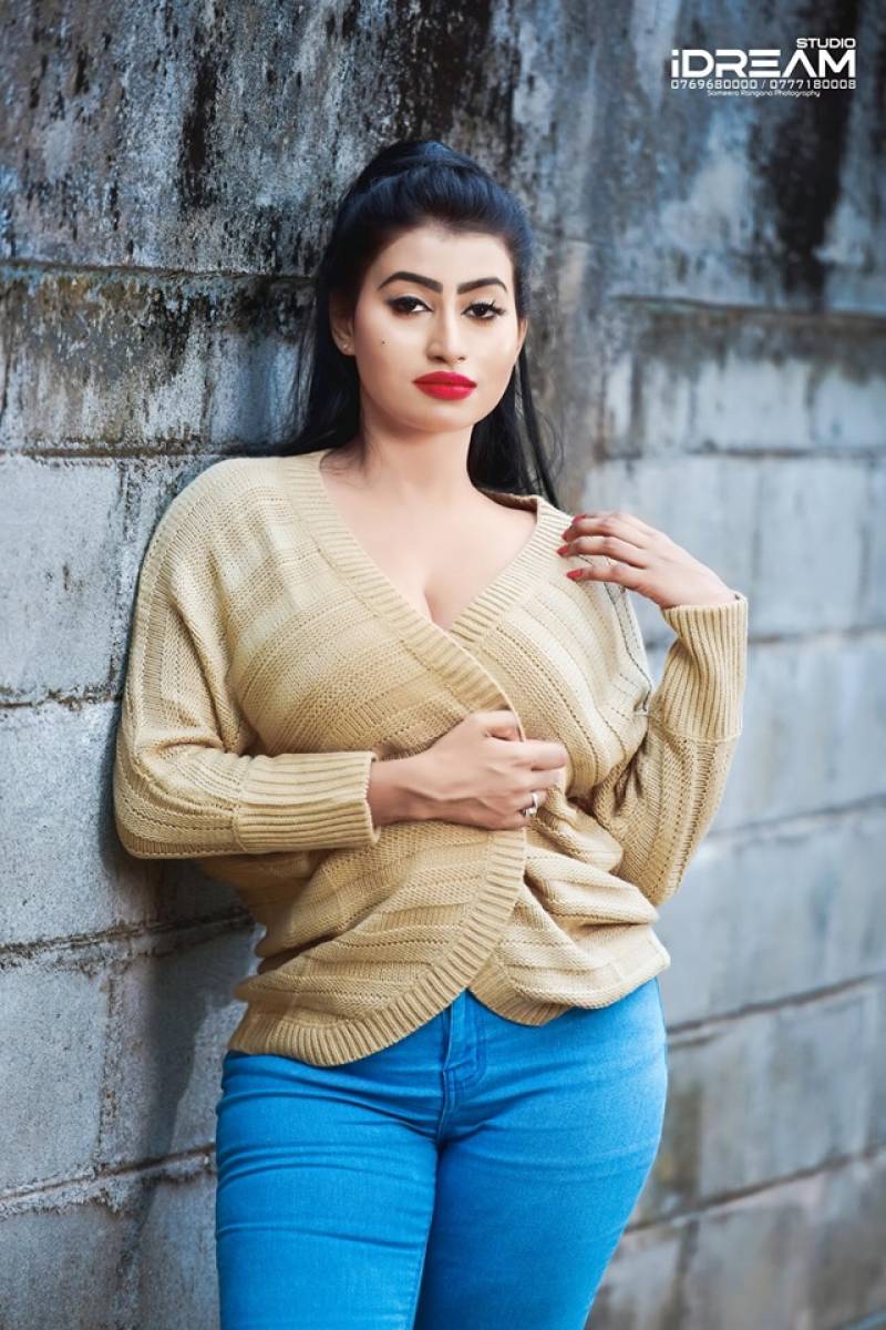 Primiyula Wijayarathna Sexy Stills