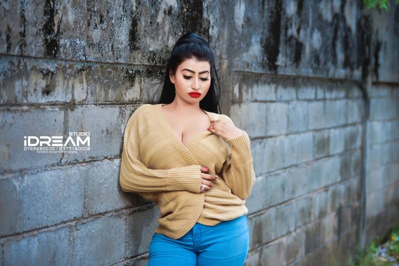 Primiyula Wijayarathna Sexy Stills