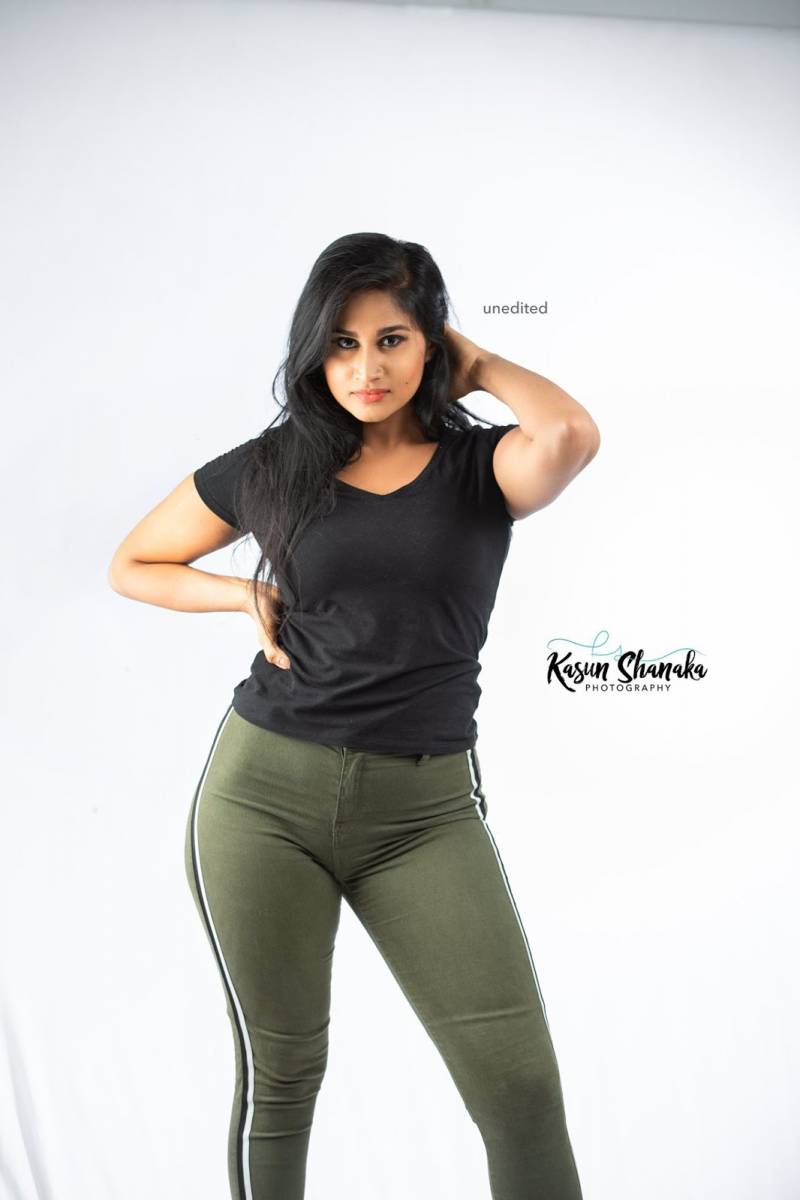 Thushini Fernando Tight Pretty Stills