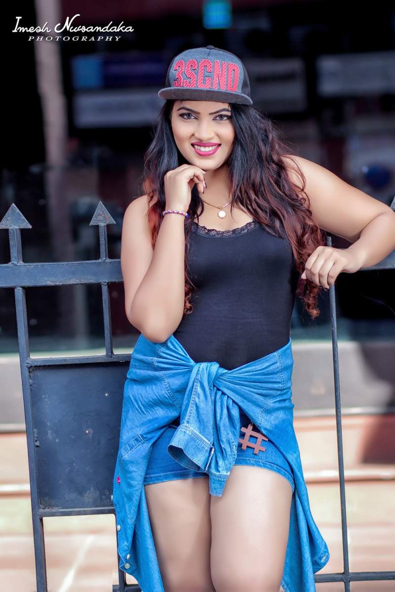 Gayathri Kanchanamali Legs Exposed