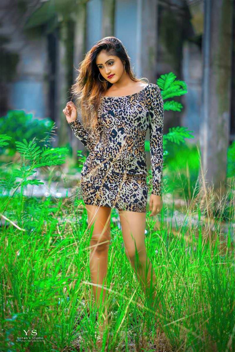 Yunika Dilki Mendis Clicks