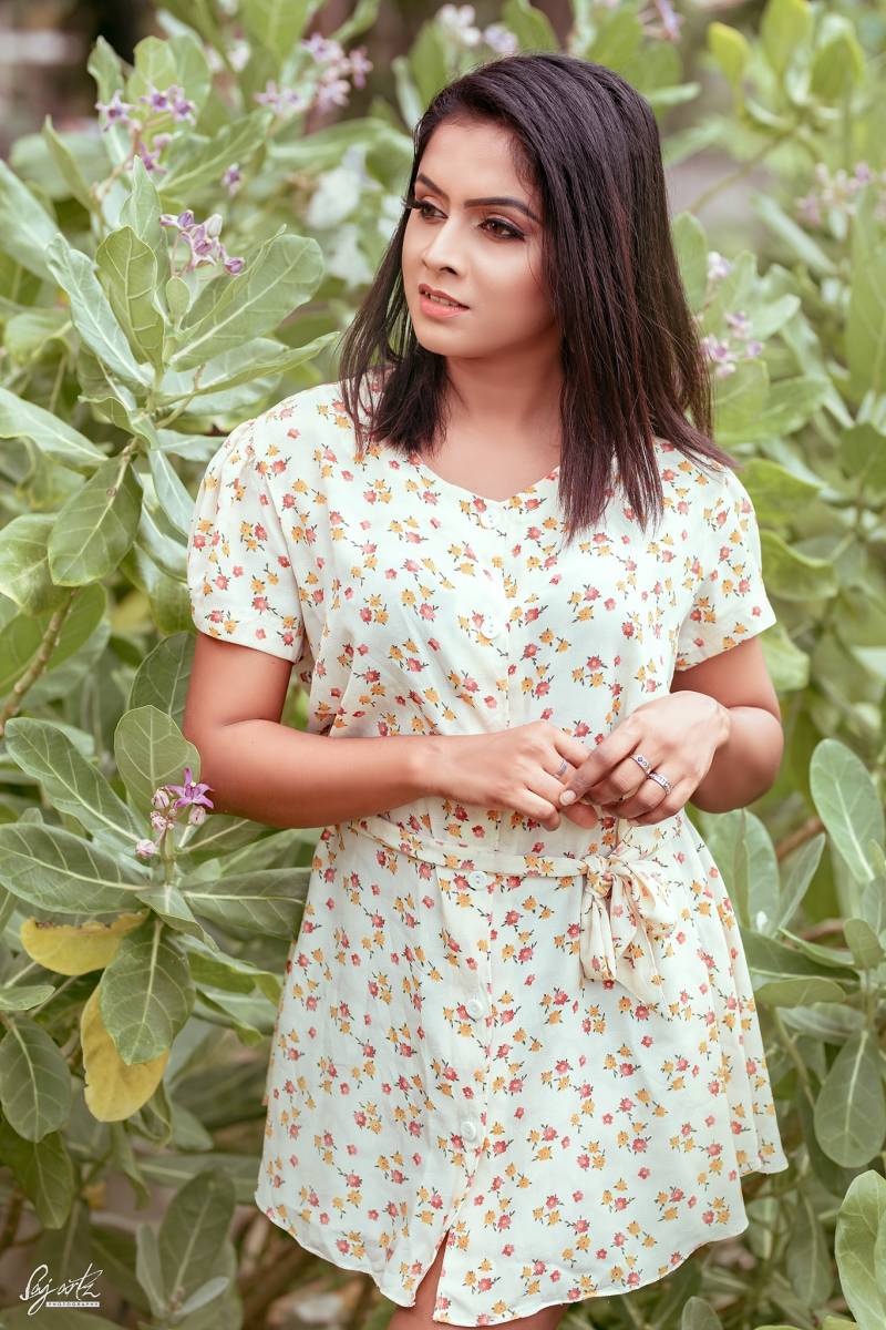 Vidnika Rupasinghe Hot Clicks