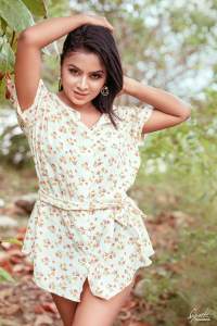 Vidnika Rupasinghe Hot Clicks