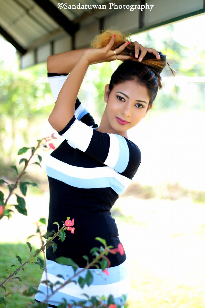 Aksha Fernando In Tight Dress