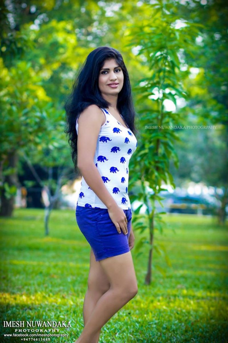 Iresha Kavindi Hot Clicks