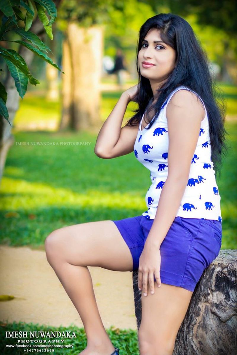 Iresha Kavindi Hot Clicks