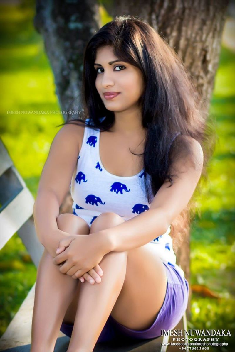 Iresha Kavindi Hot Clicks