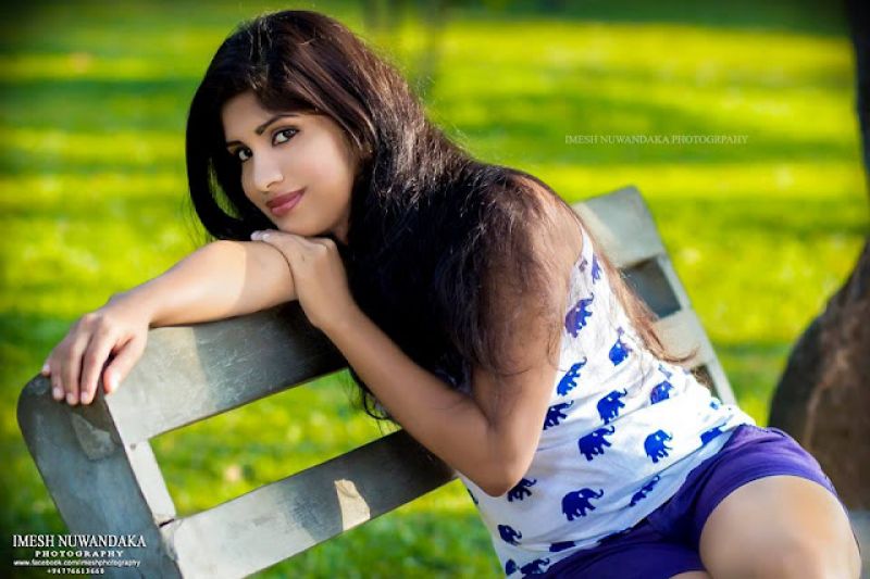 Iresha Kavindi Hot Clicks