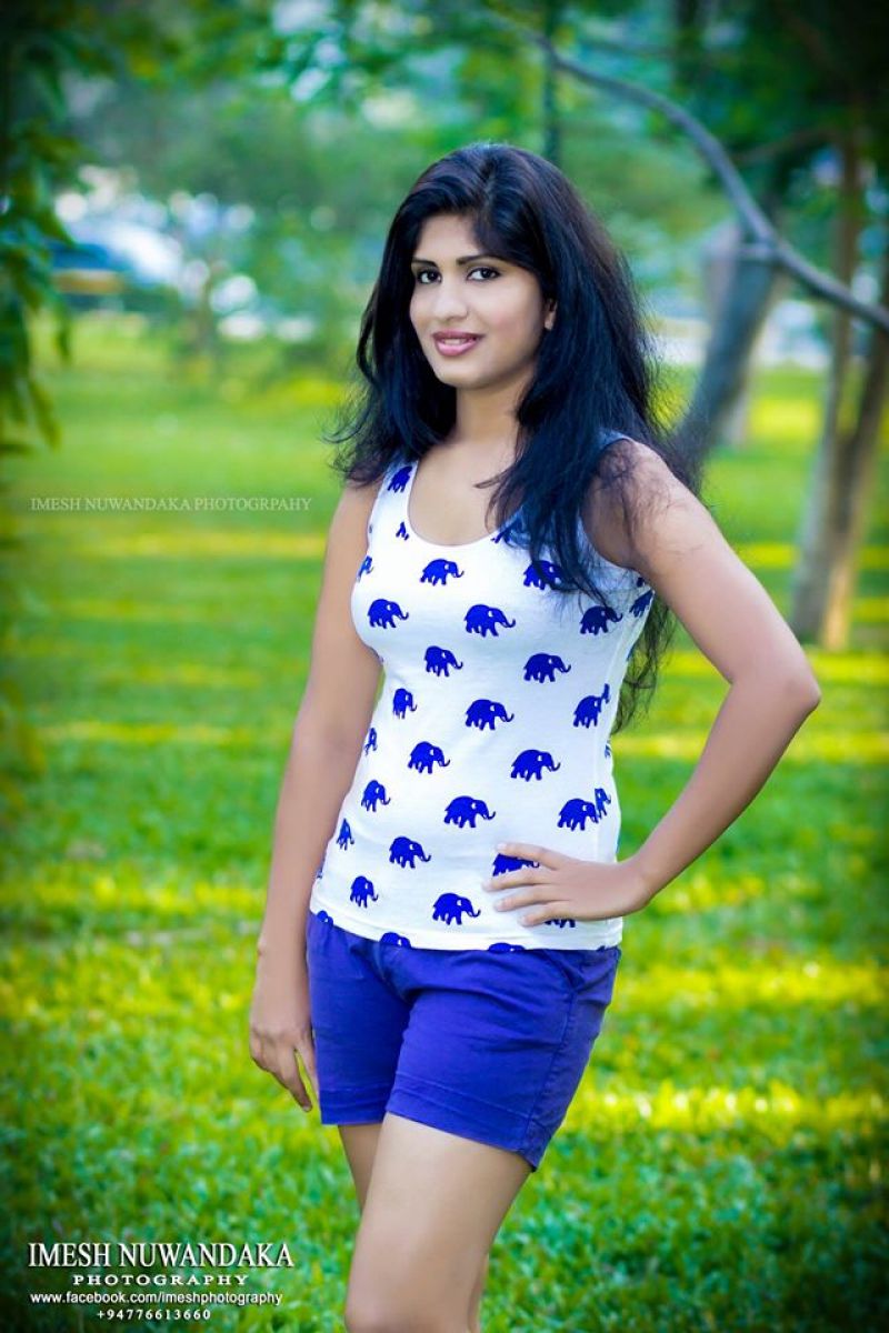 Iresha Kavindi Hot Clicks