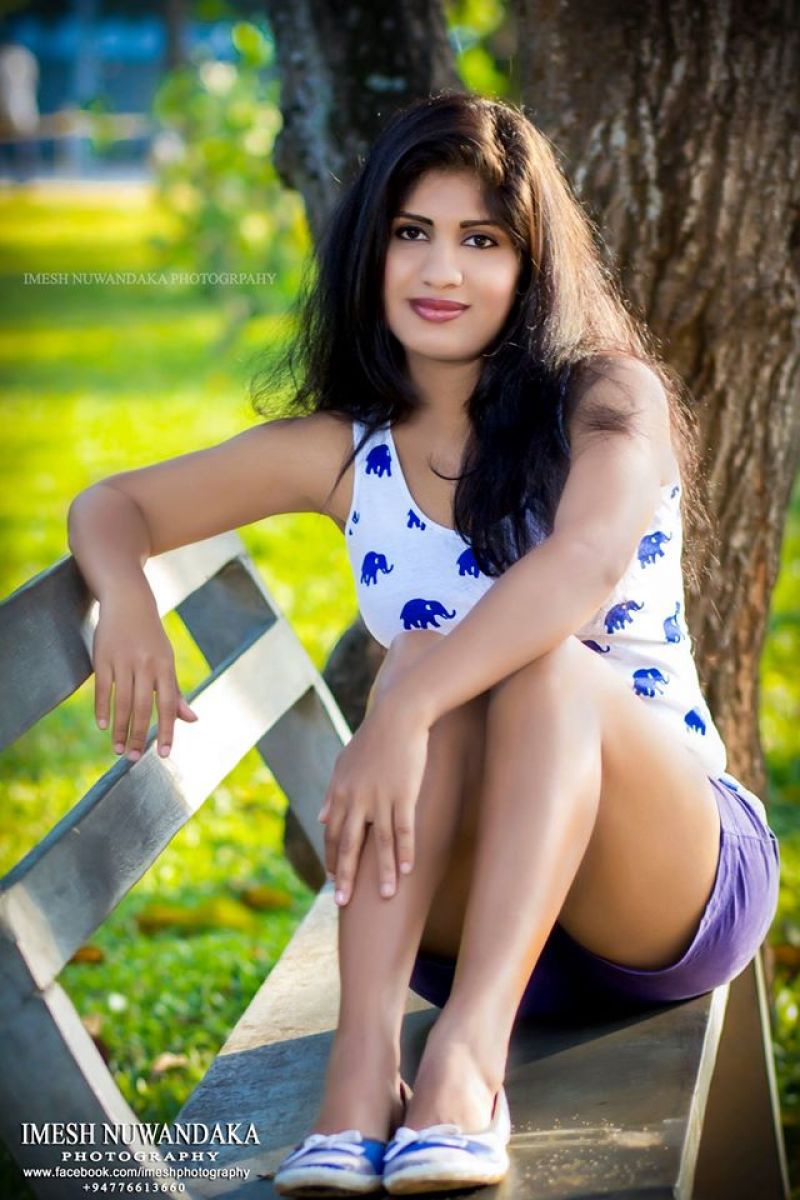 Iresha Kavindi Hot Clicks