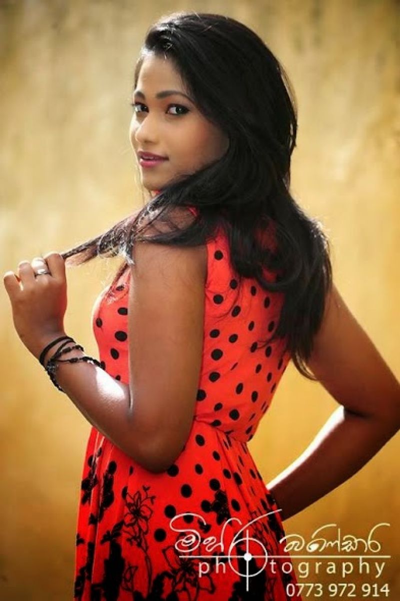 Saasha Karunarathne Hot Clicks