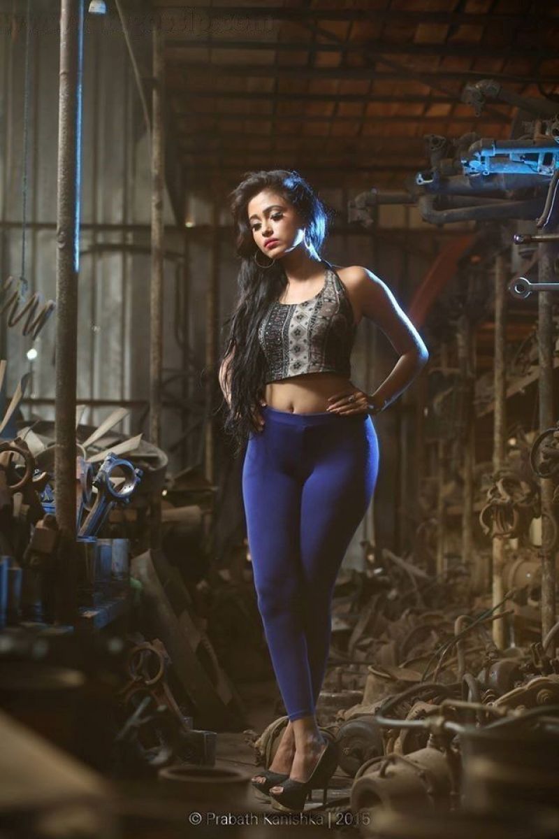 Natasha Roshel In Blue Leggins